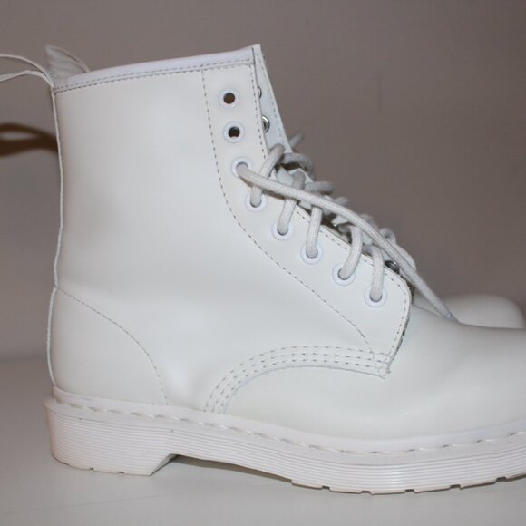 Doc Dr. Martens 14357 All White Mono Smooth Leather Combat Boots Size 7M 8W - Picture 3 of 11